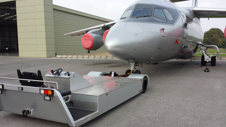 Airlift AL100 electric towbarless aircraft tug